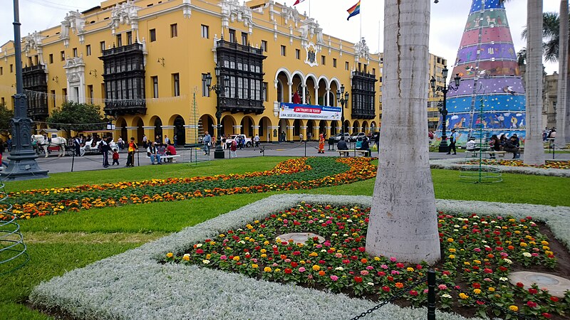 File:Christmas, Lima Peru 2013.jpg