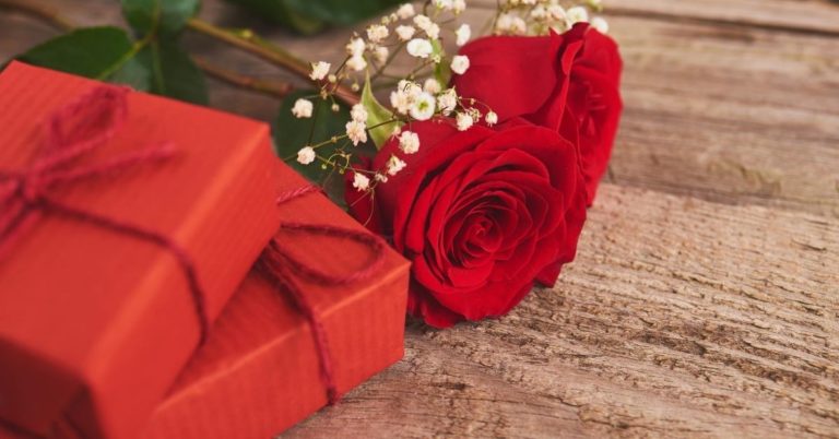 Club Thrifty's Valentine Confessional - picture of red presents and red roses