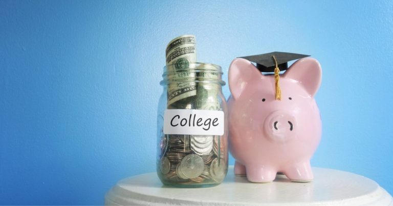 CollegeBacker Review - picture of piggy bank with graduation hat next to jar of college money