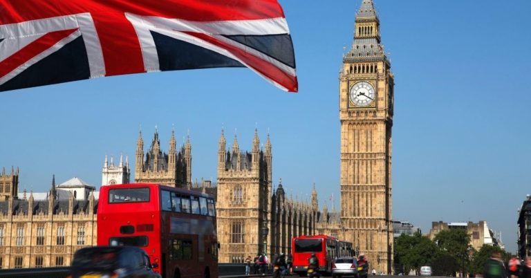 Go London Explorer Pass Review1 - picture of Big Ben with Britain flag