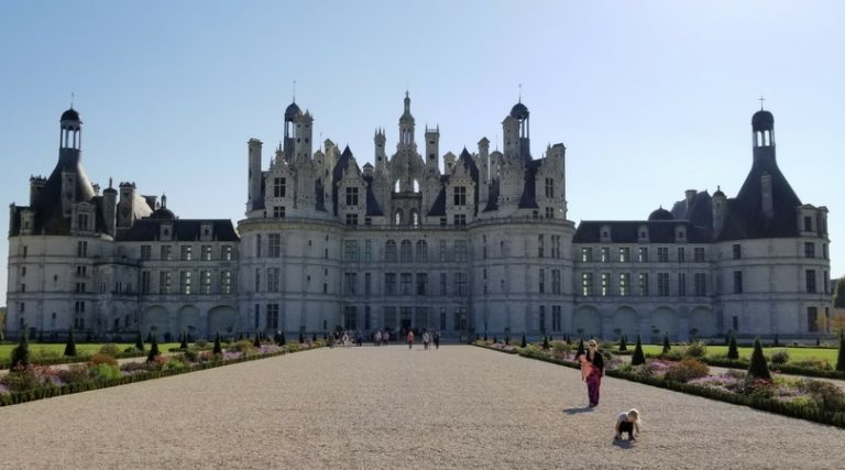 After taking a family trip to the Loire Valley, I totally get it. This quintessentially French area is filled with great food, incredible wine, and beautiful chateaus. It's my new favorite place in France and one of my favorite places anywhere in the world. Here is what we did, including some Loire Valley tips!