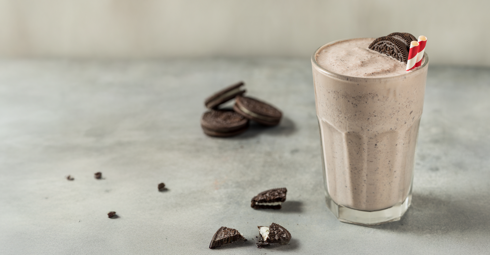 Cookies and cream drink with chocolate cookies